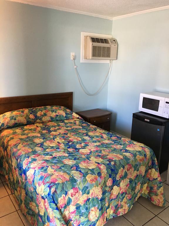 מירטל ביץ' Calypso Motor Inn מראה חיצוני תמונה