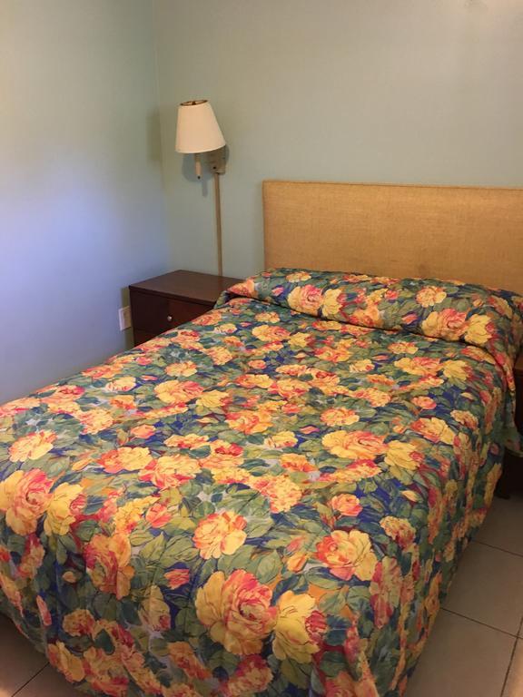 מירטל ביץ' Calypso Motor Inn מראה חיצוני תמונה