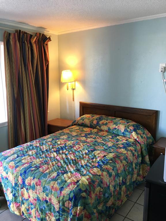 מירטל ביץ' Calypso Motor Inn מראה חיצוני תמונה
