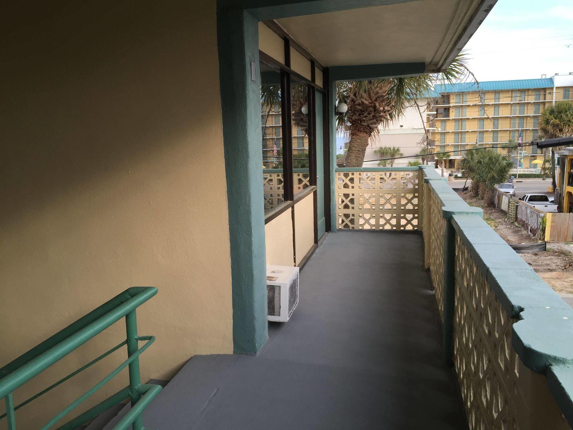 מירטל ביץ' Calypso Motor Inn מראה חיצוני תמונה