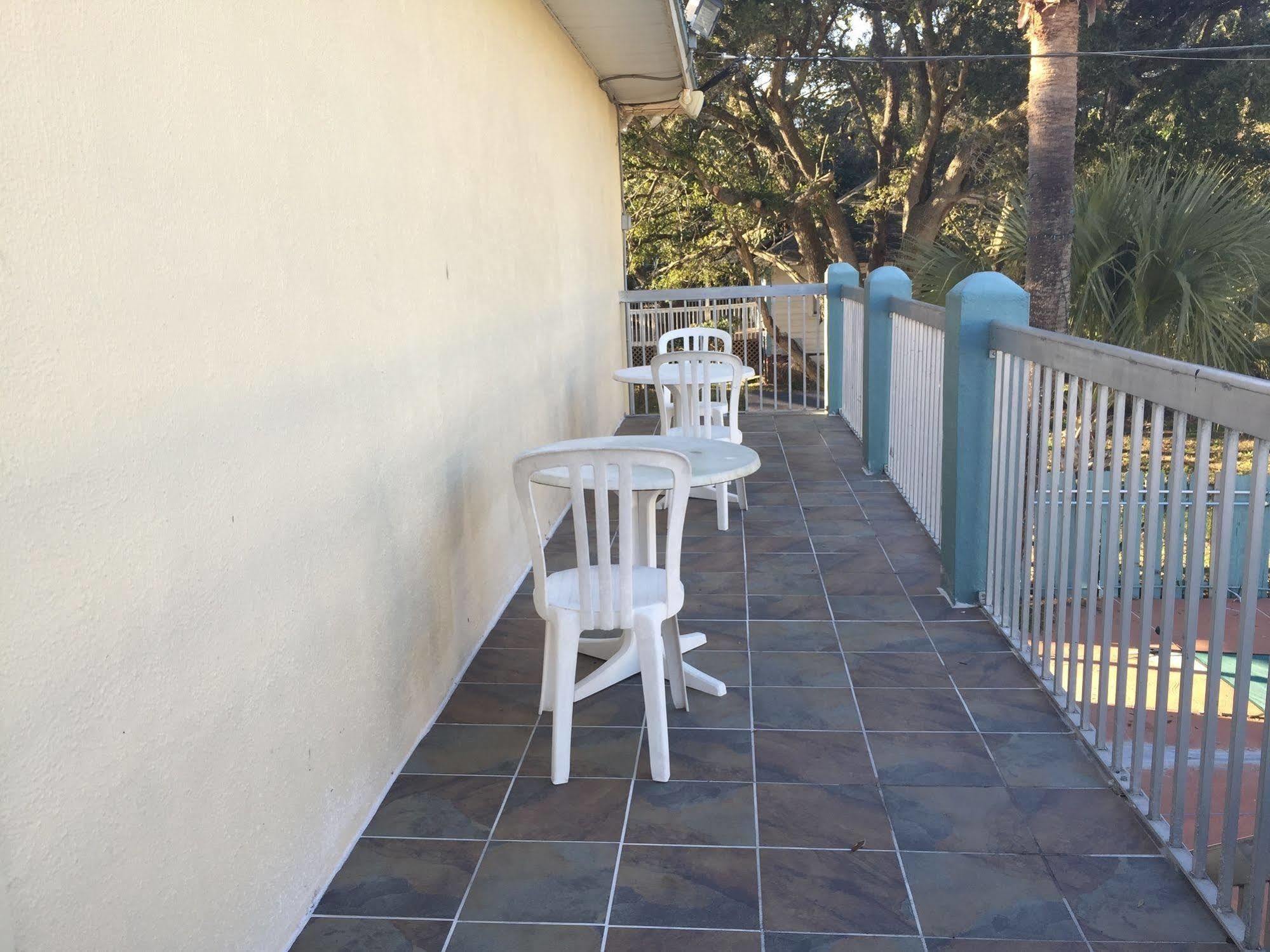 מירטל ביץ' Calypso Motor Inn מראה חיצוני תמונה