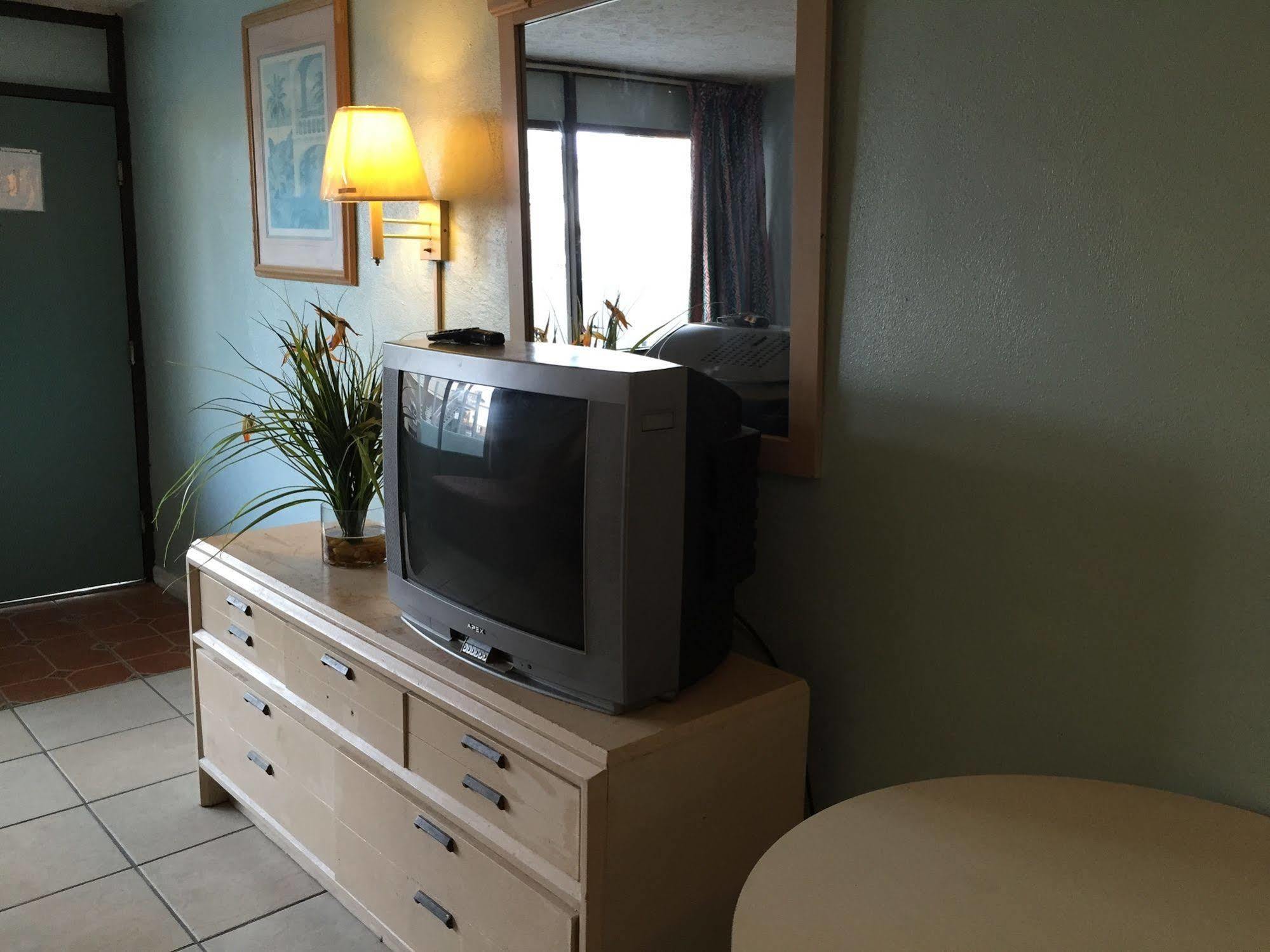 מירטל ביץ' Calypso Motor Inn מראה חיצוני תמונה