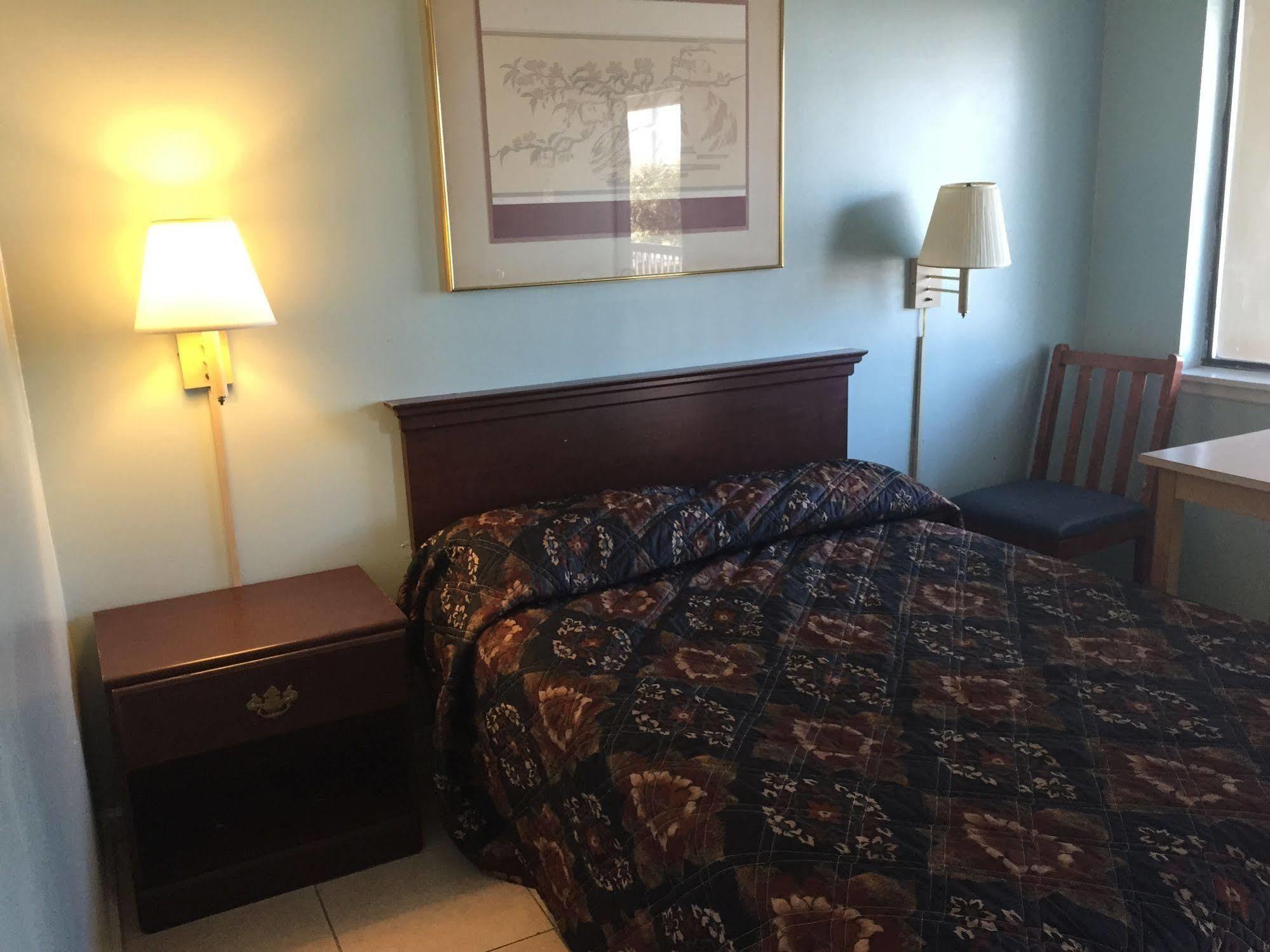 מירטל ביץ' Calypso Motor Inn מראה חיצוני תמונה