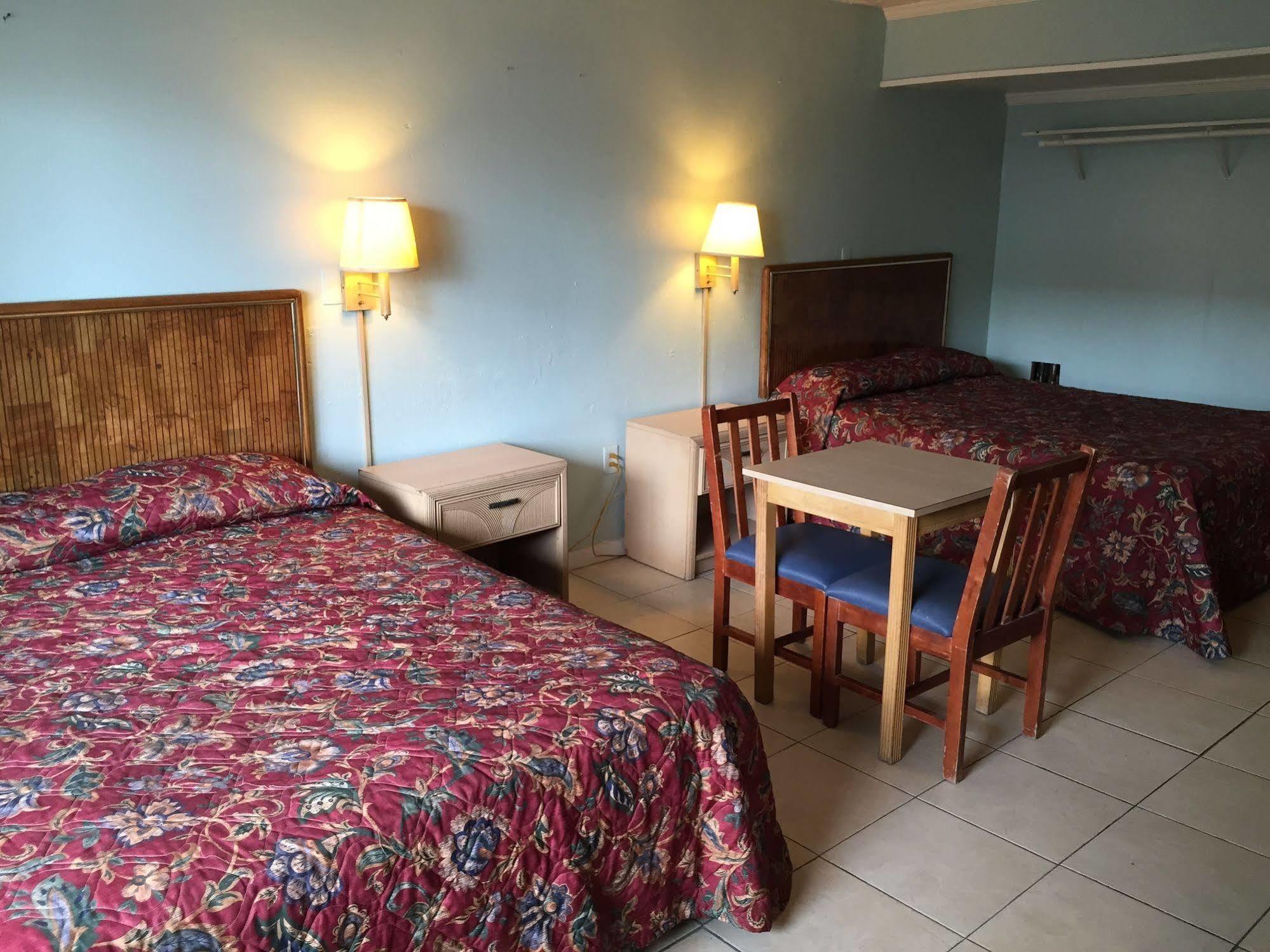 מירטל ביץ' Calypso Motor Inn מראה חיצוני תמונה