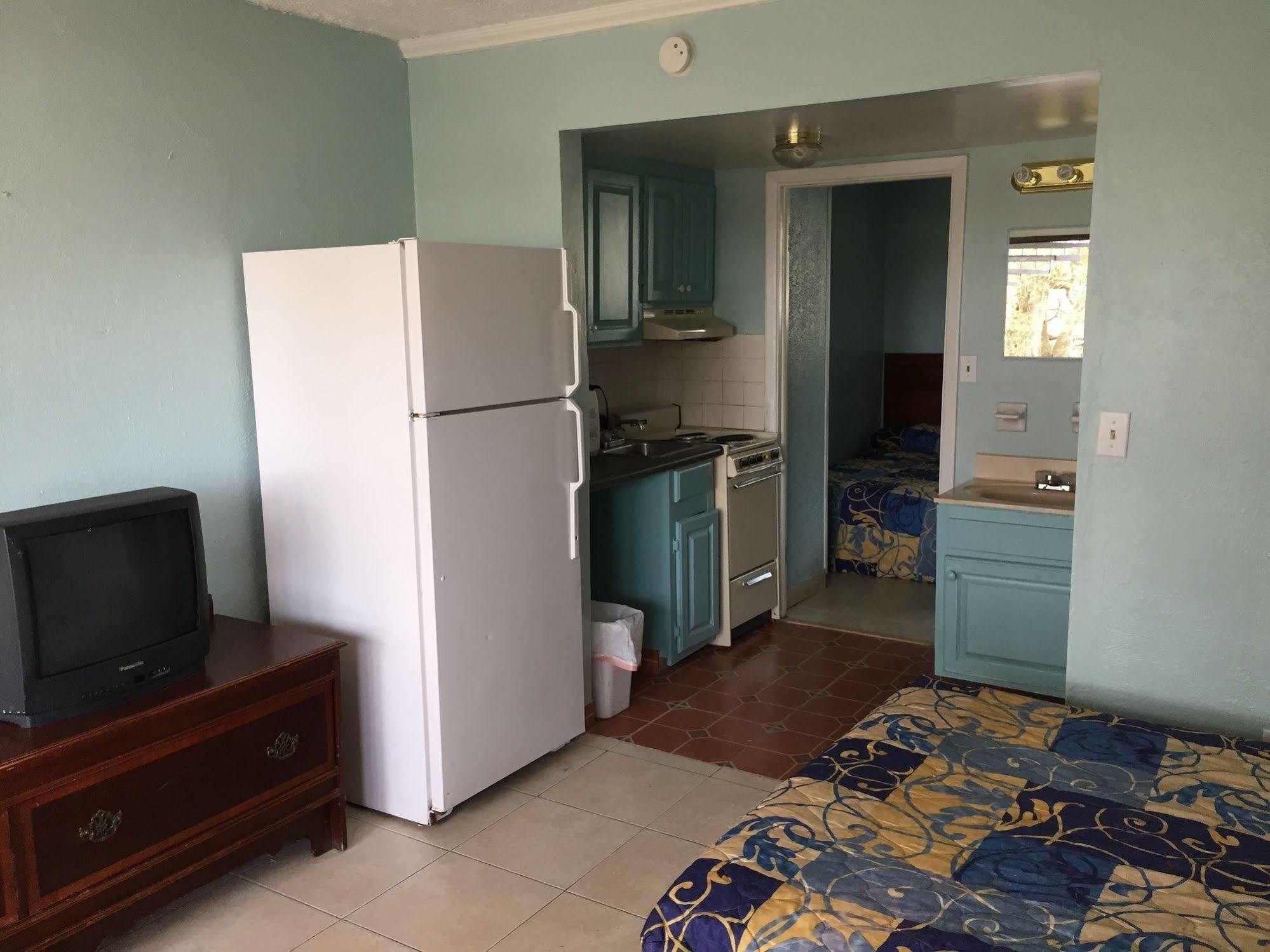 מירטל ביץ' Calypso Motor Inn מראה חיצוני תמונה
