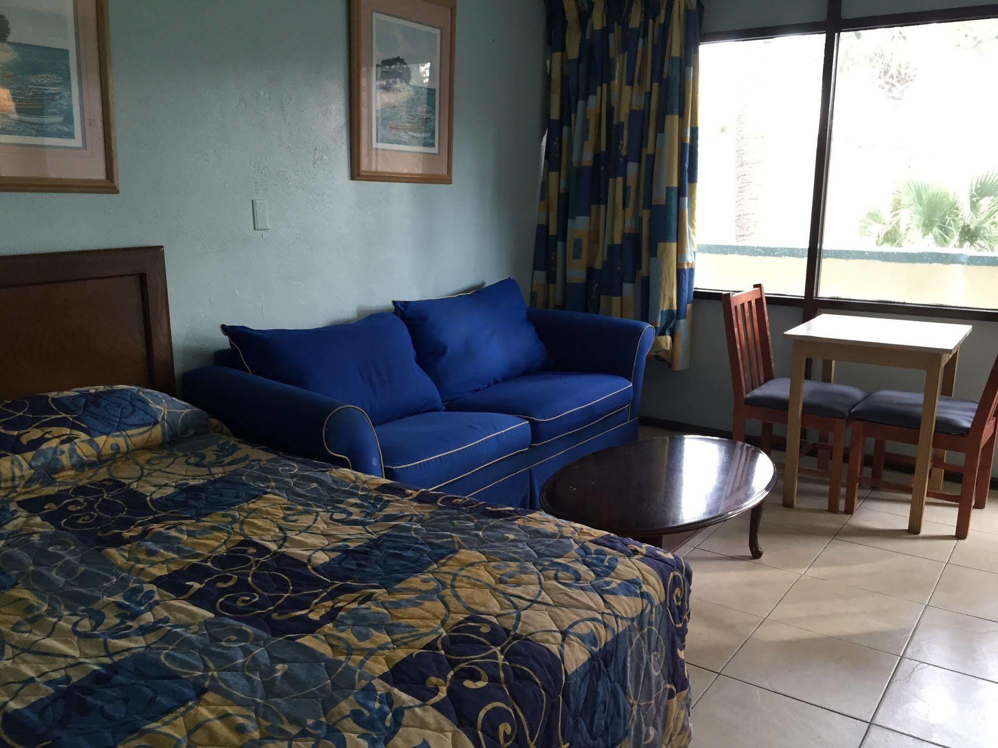 מירטל ביץ' Calypso Motor Inn מראה חיצוני תמונה