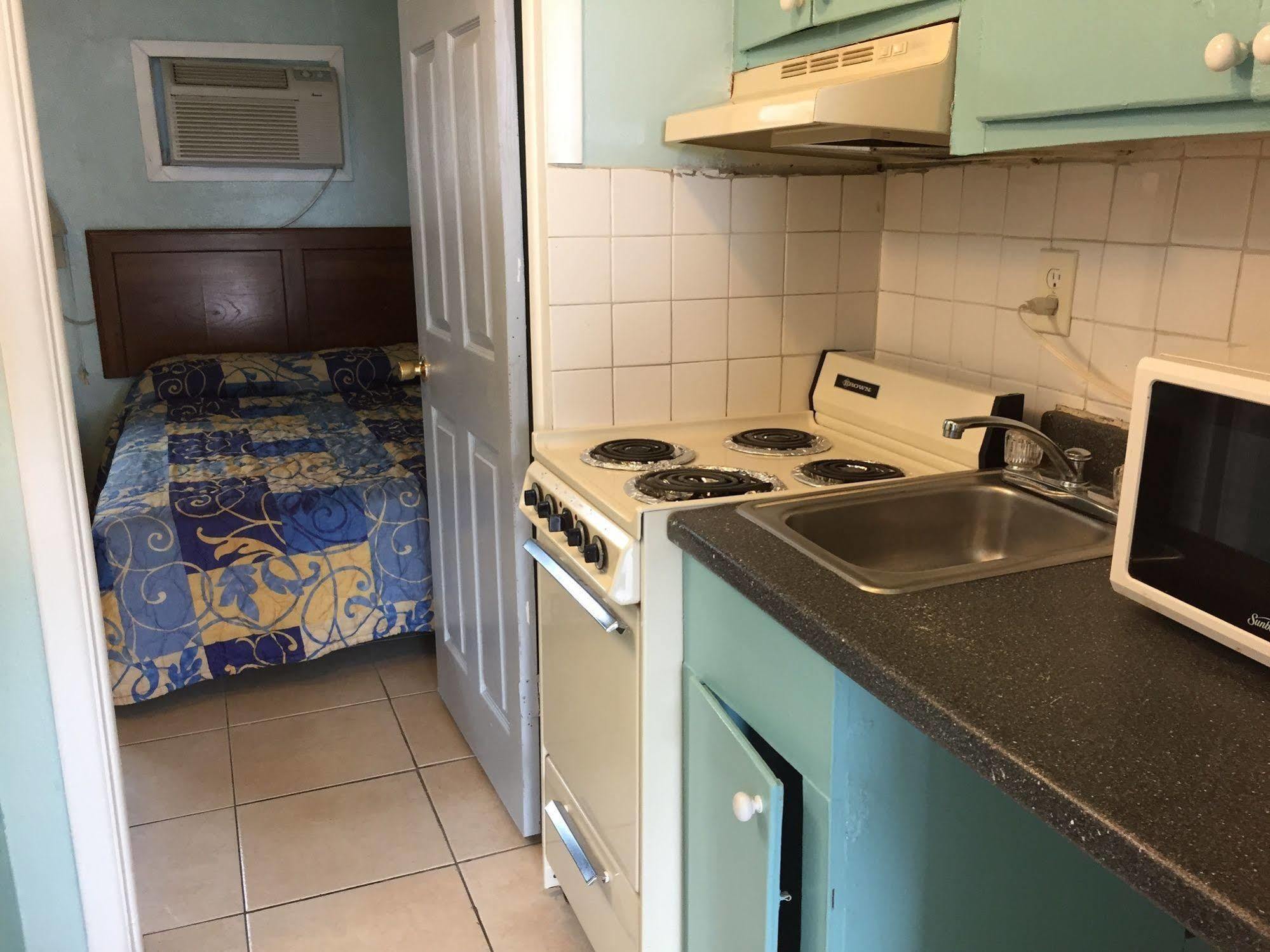 מירטל ביץ' Calypso Motor Inn מראה חיצוני תמונה