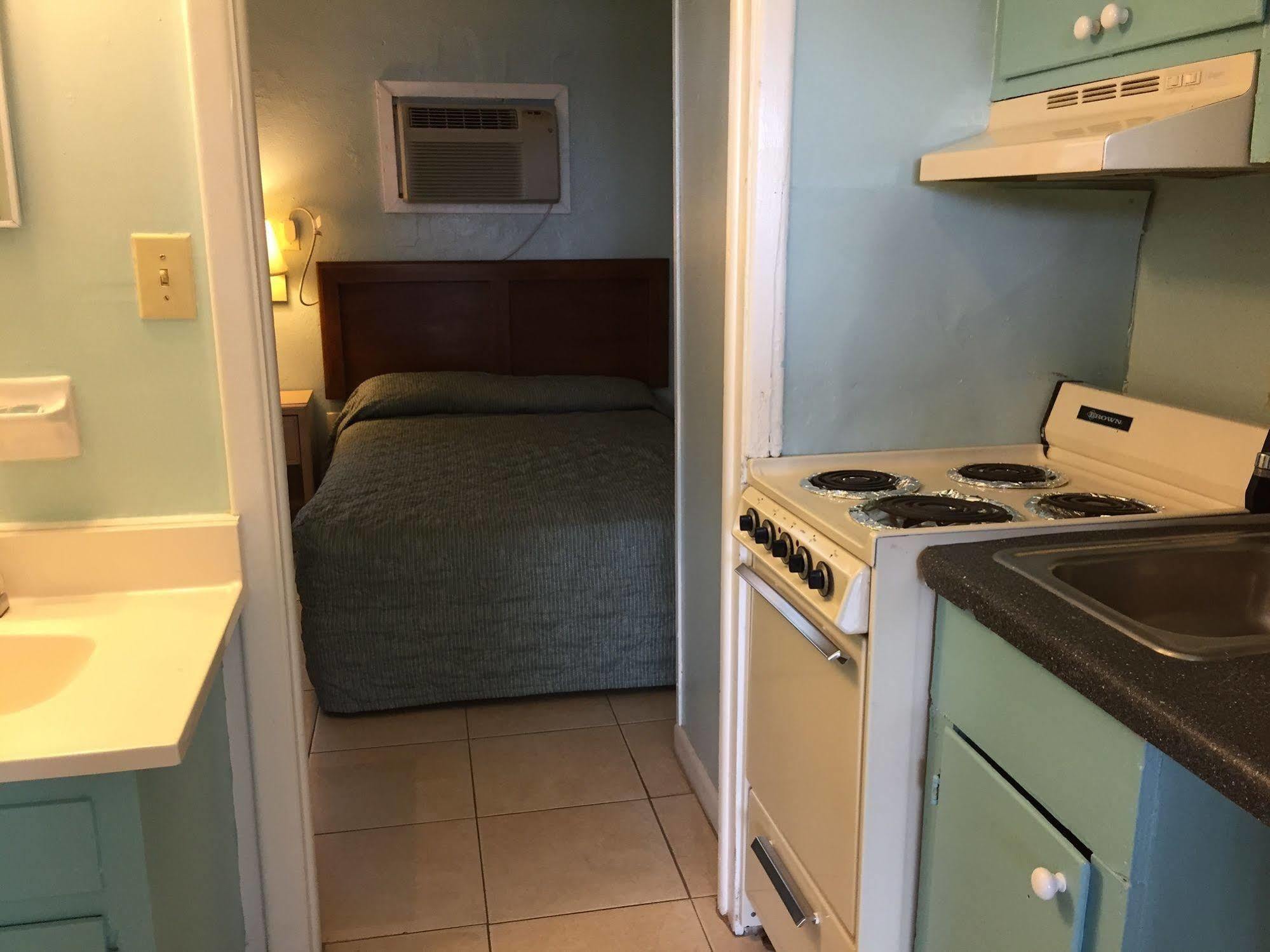 מירטל ביץ' Calypso Motor Inn מראה חיצוני תמונה