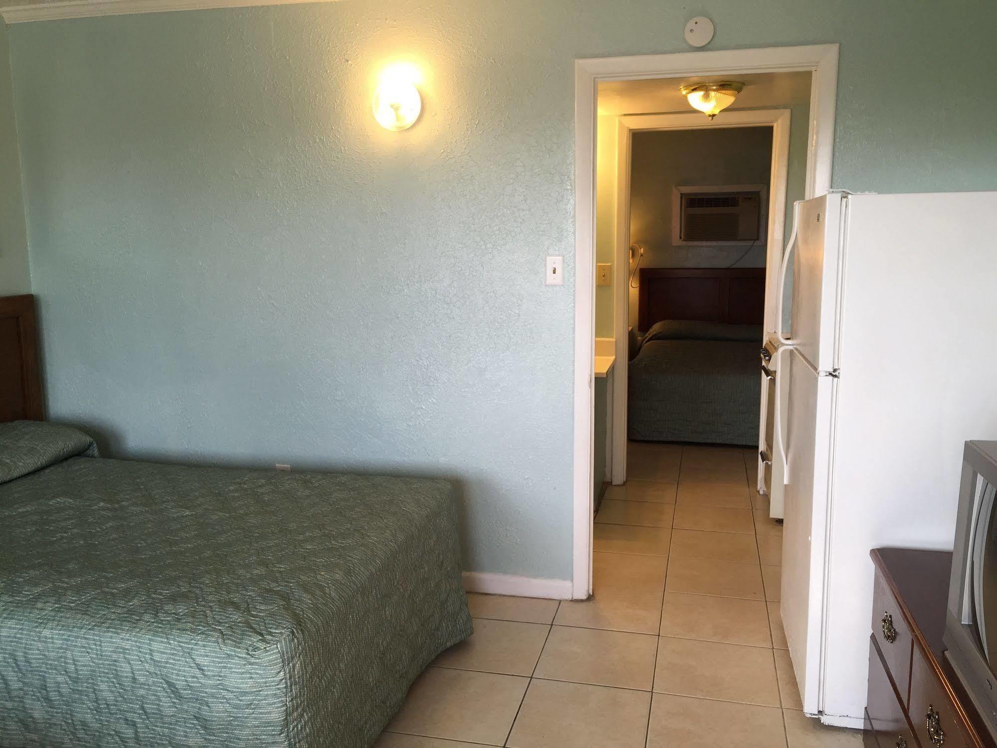 מירטל ביץ' Calypso Motor Inn מראה חיצוני תמונה